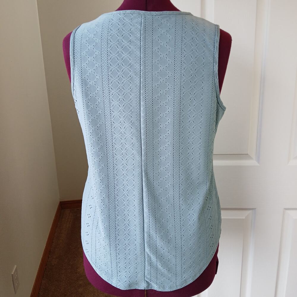 Sage Green Eyelet Tank Top XL V-neck lacy jacquard round hemline semi sheer - Picture 3 of 11